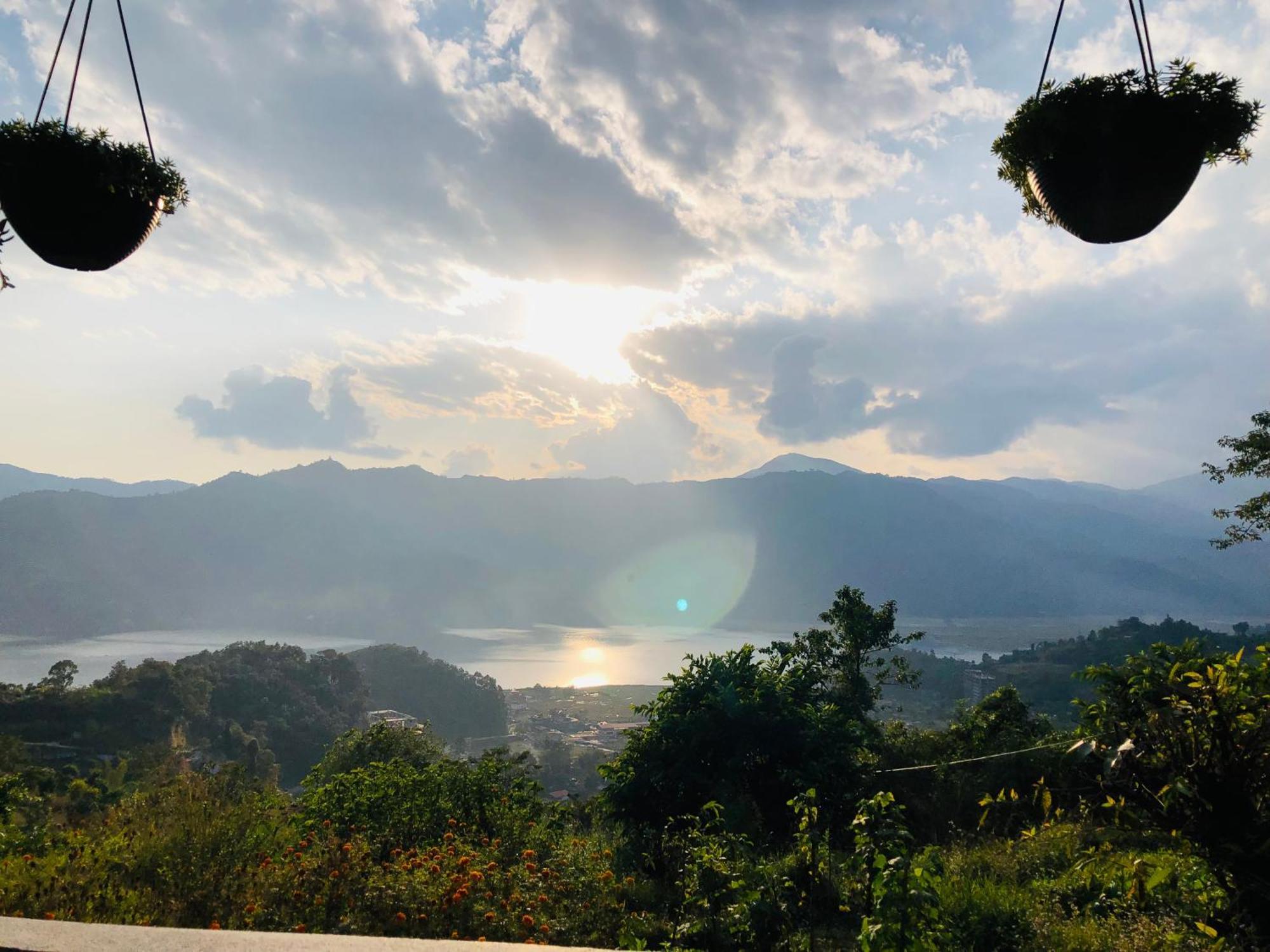 Into The Wild Pokhara Villa Kāskī Екстериор снимка